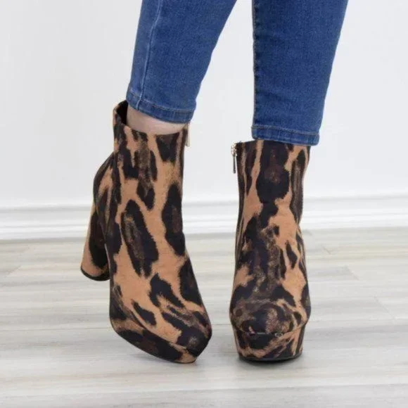 Leopard animal print platform ankle booties - Picture 2 of 11
